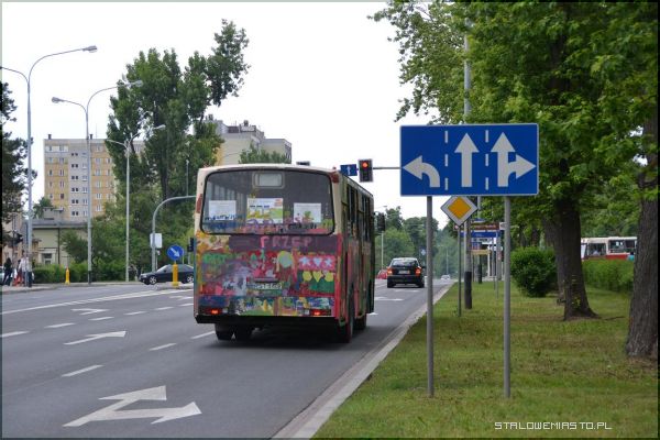 ZMKS sprzedał kolorowy autobus